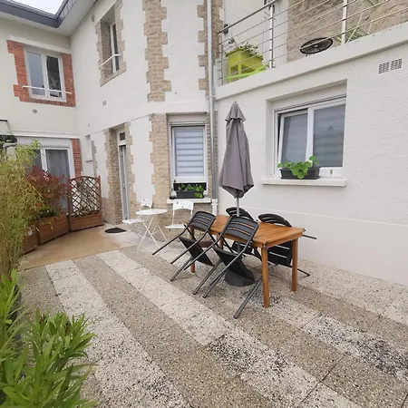 Le Clos Saint Martin Apartment